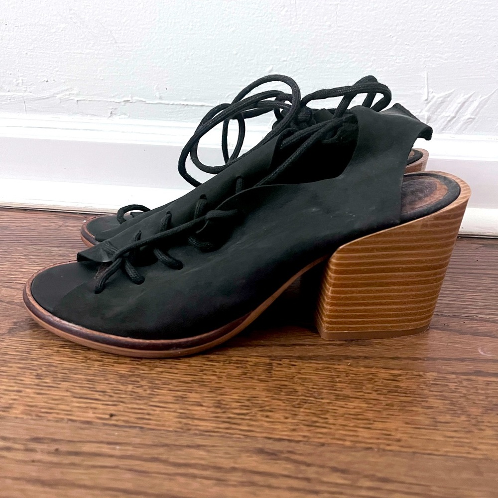 Leather block heel with ankle laces